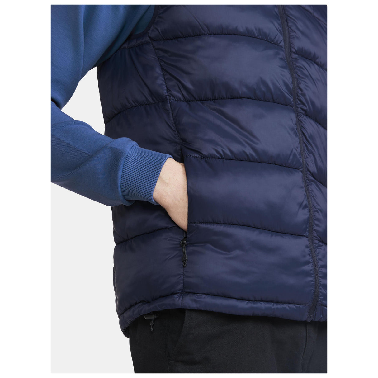Core Evolve Isolate Vest M - Navy - Closeup 4