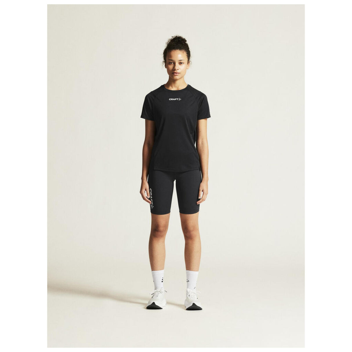 Rush 2.0 Ss Tee W - Black - Closeup 1