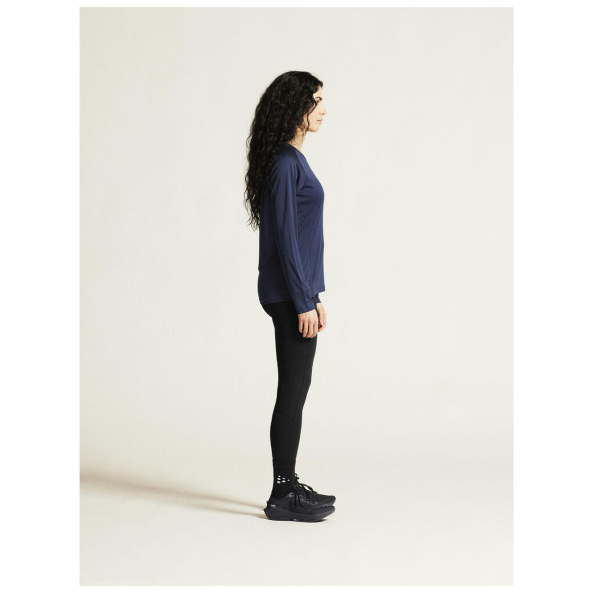 Rush 2.0 Ls Tee W - Navy - Closeup 2