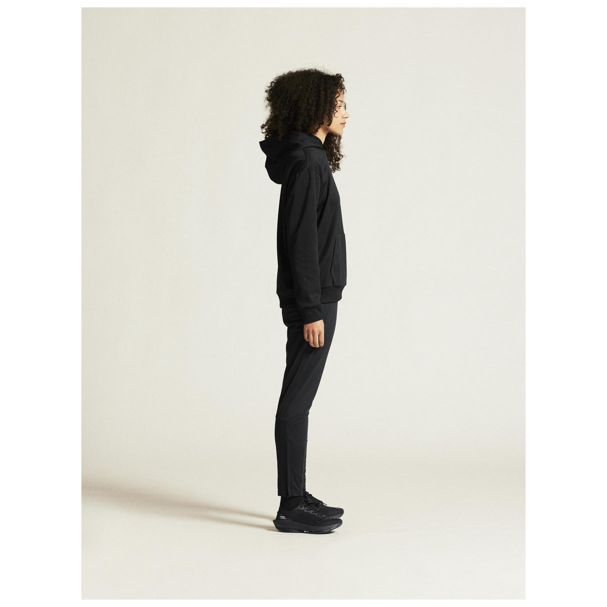 Evolve 2.0 Pants W - Black - Closeup 2