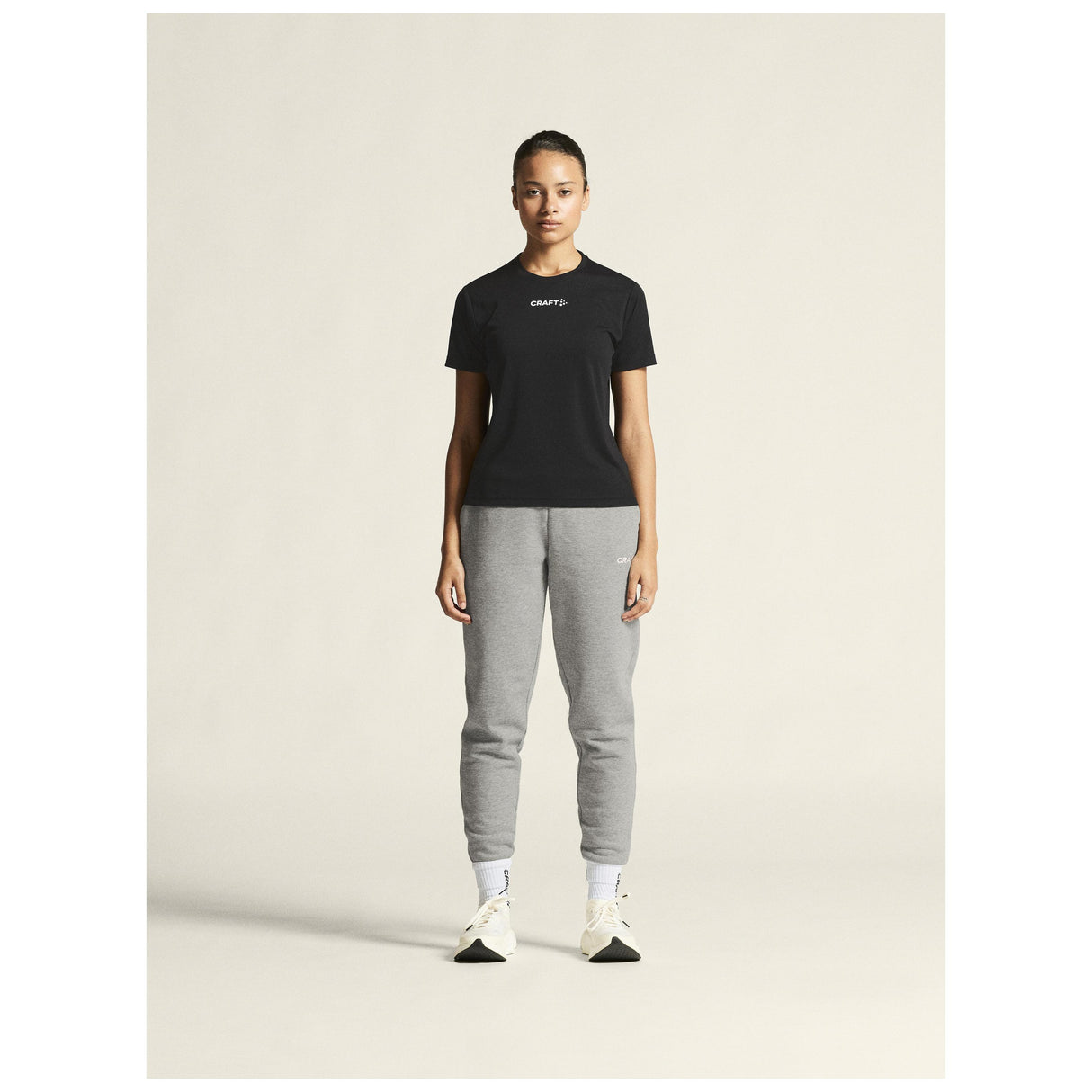 Squad Go Function Tee W - Black - Closeup 1