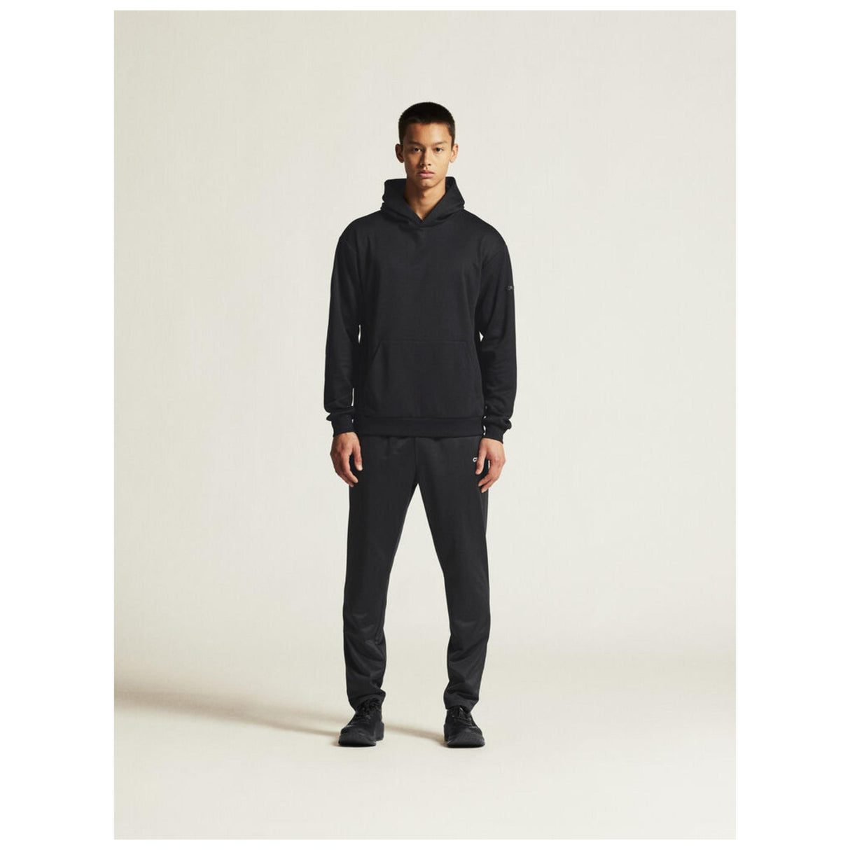 Community 2.0 Function Hoodie M - Black - Closeup 1