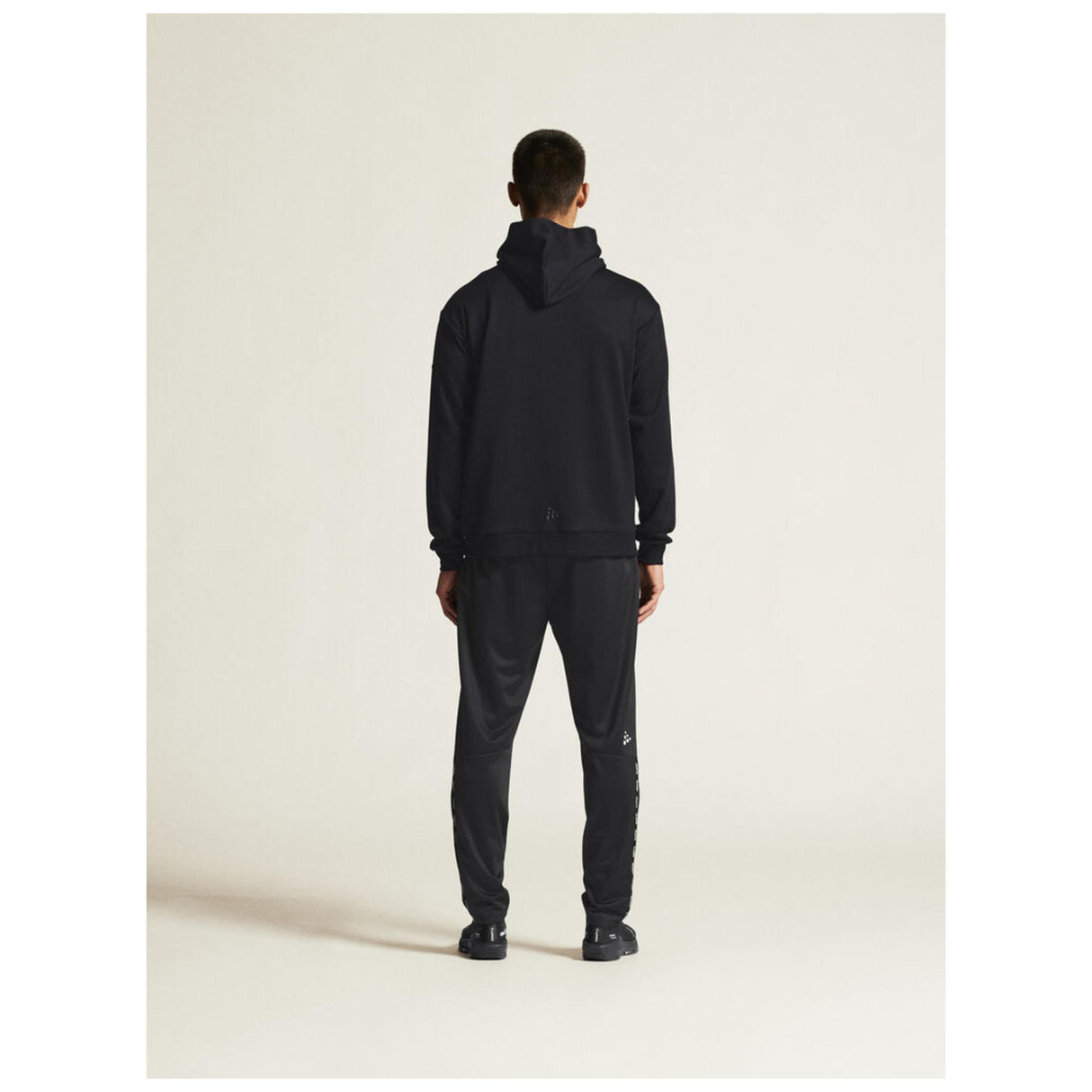 Community 2.0 Function Hoodie M - Black - Closeup 3