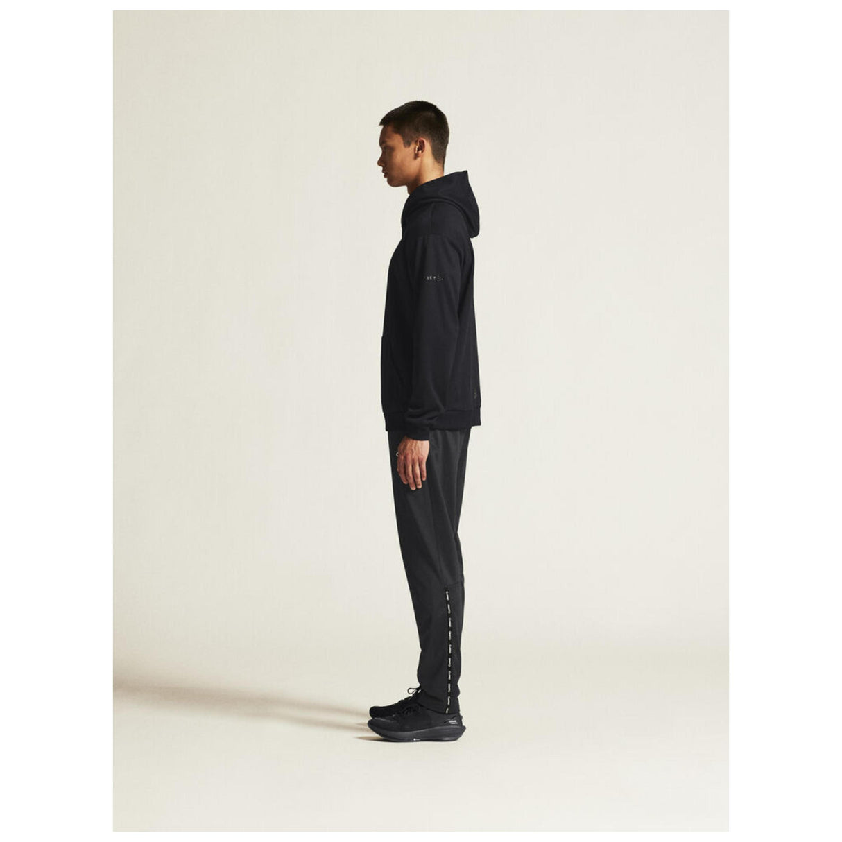 Community 2.0 Function Hoodie M - Black - Closeup 4