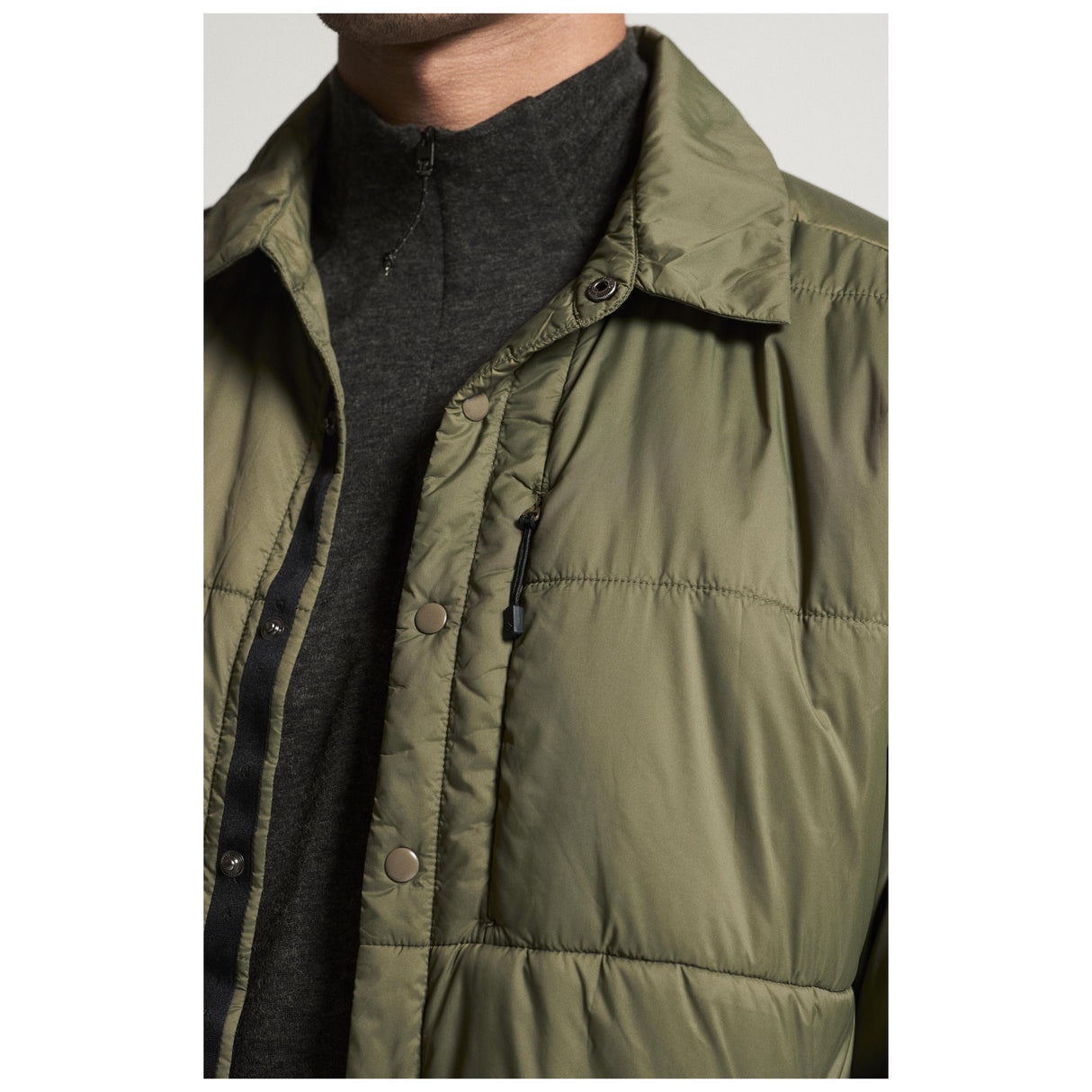 Adv Urban Lt Padded Overshirt Uni - Dark Green - Closeup 5