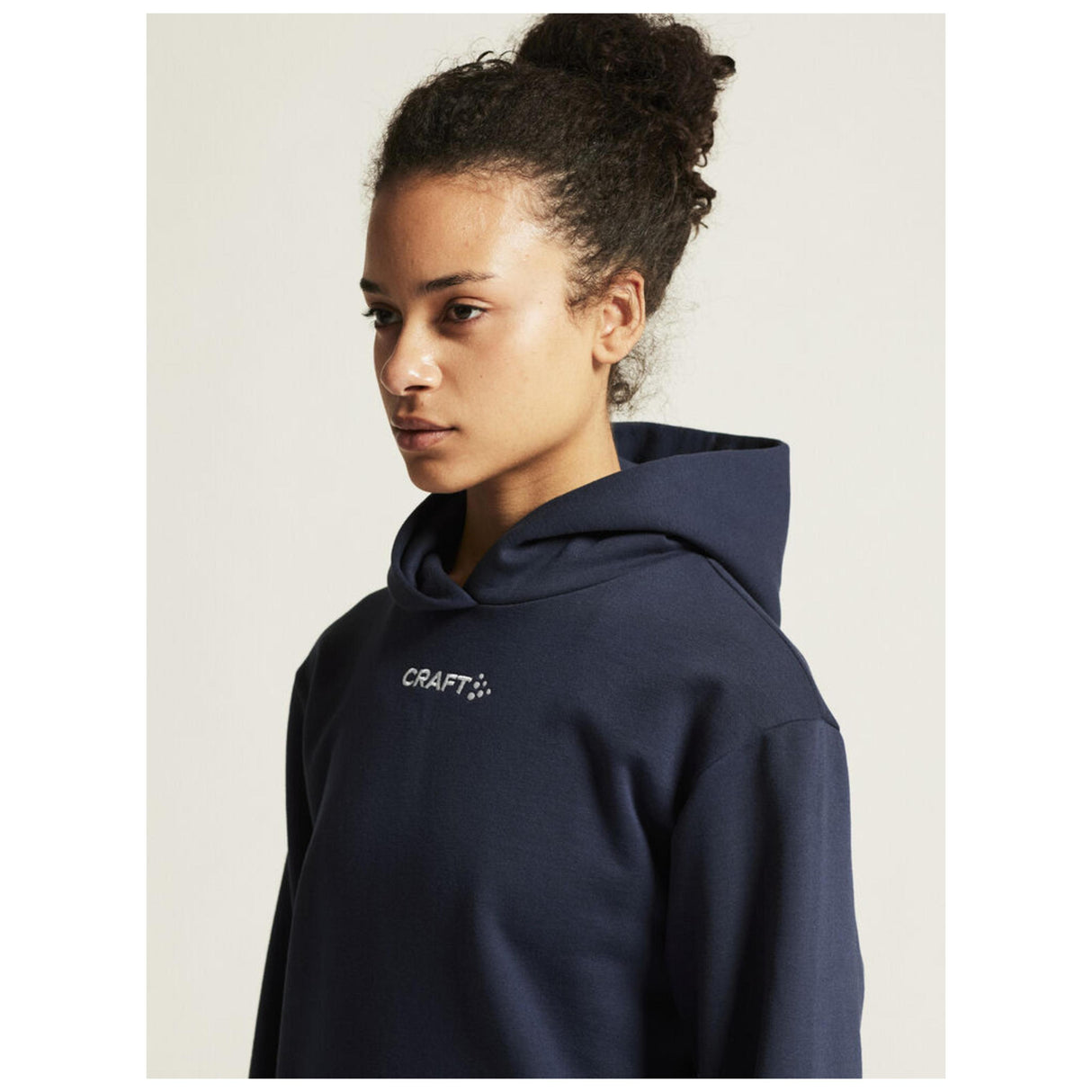 Community 2.0 Logo Hoodie W - Navy - Closeup 6