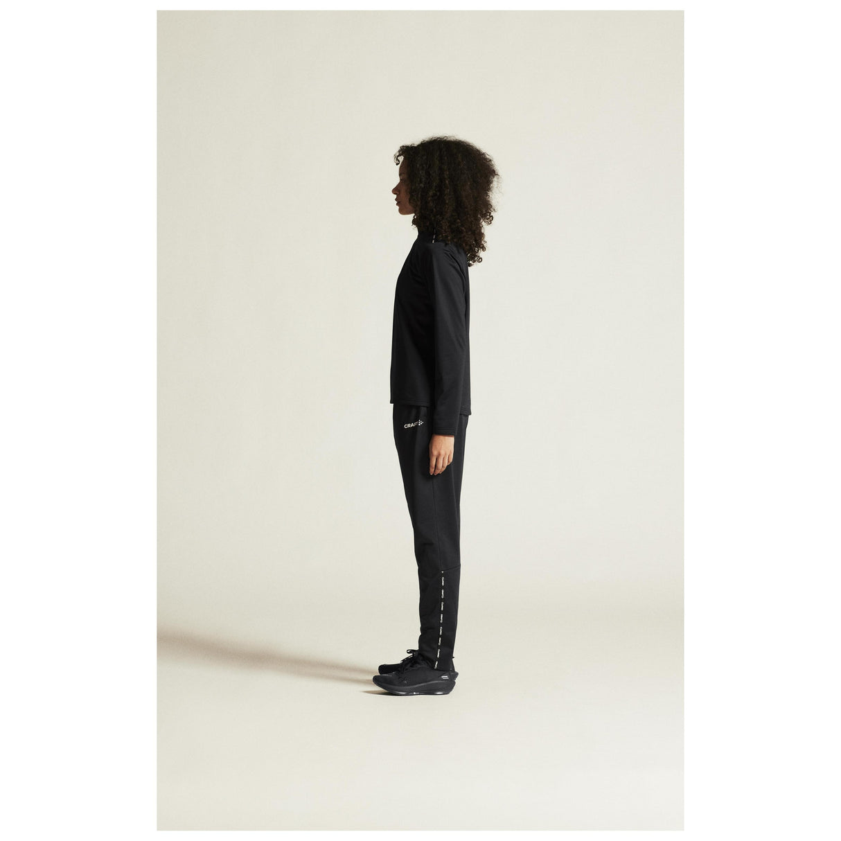 Squad Go Pant W - Black - Closeup 4