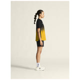 Evolve 2.0 Structured Graphic Jersey W - Black/Yellow - Closeup 2