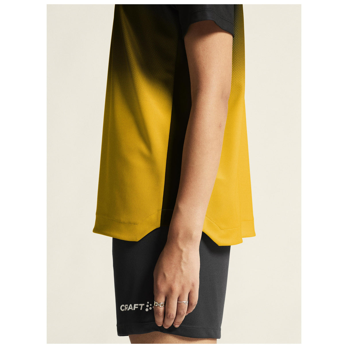 Evolve 2.0 Structured Graphic Jersey W - Black/Yellow - Closeup 7