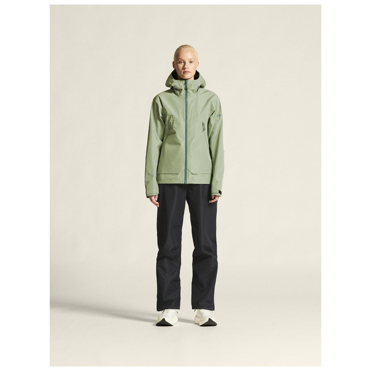 Adv Explore Shell Pants W - Black - Closeup 1