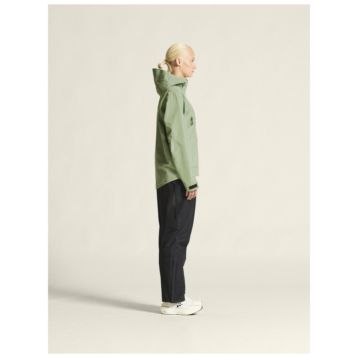 Adv Explore Shell Pants W - Black - Closeup 2