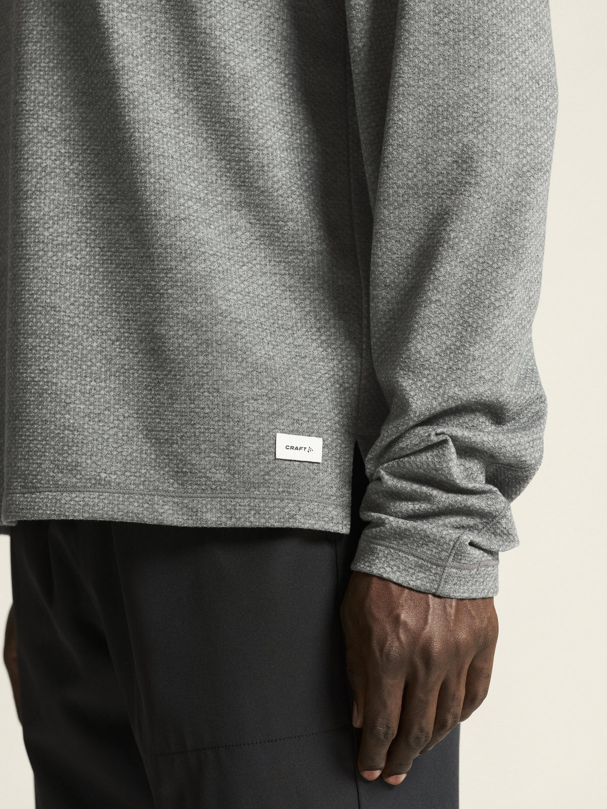 Athleisure Layers Dry Thermal Mesh M - Dark Grey Melange - Closeup 6