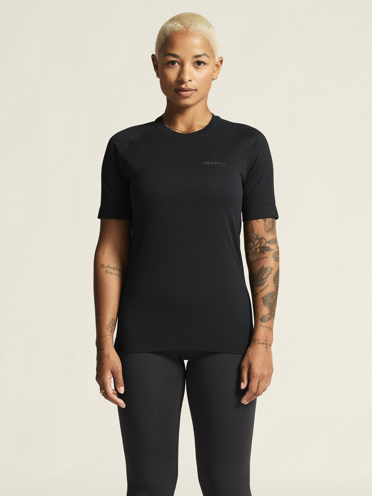 Active Comfort Ss 2 W - Black - Closeup 4