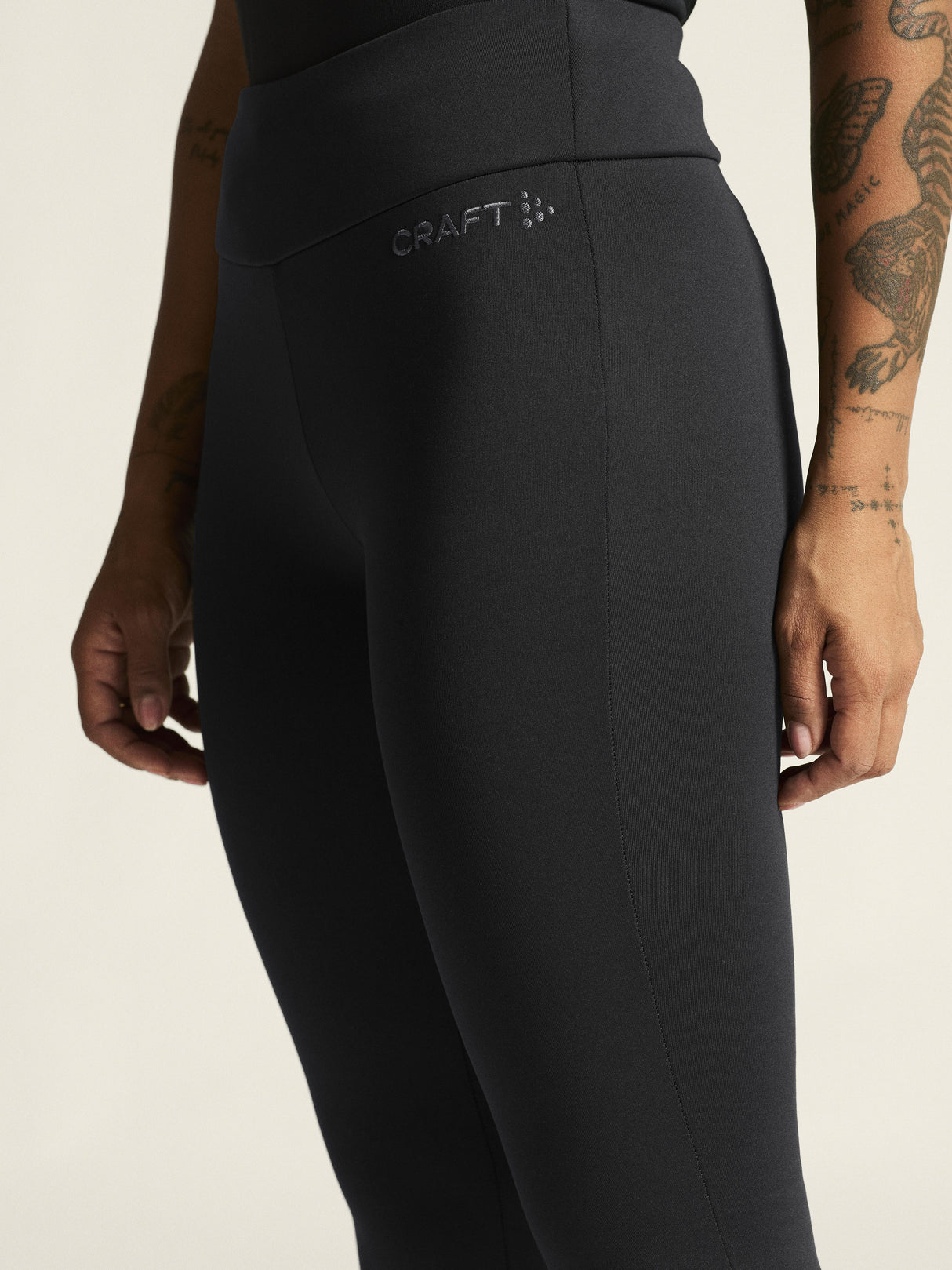 Explore Power Fleece Tights W - Black - Closeup 5